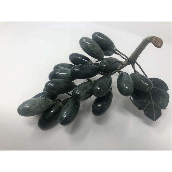 Vintage Chinese Jade Carved Grapes 20th Century - Picture 9 of 11